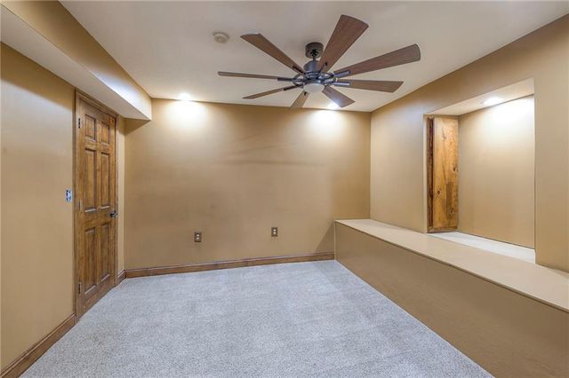 248 SW Winterpark Circle, Lee's Summit, MO 64081