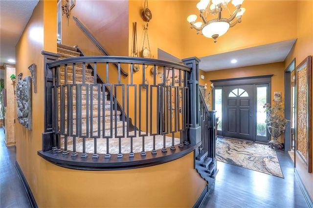 248 SW Winterpark Circle, Lee's Summit, MO 64081