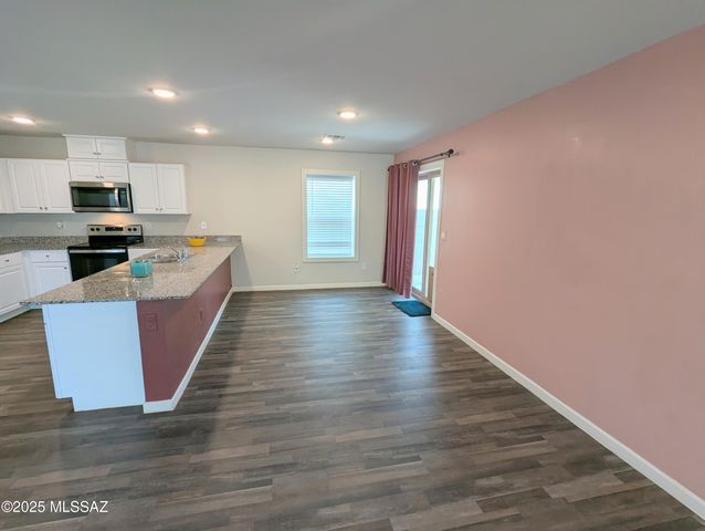 7977 Namaka Drive, Casa Grande, AZ 85193