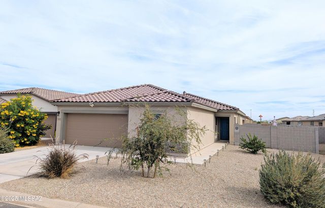 7977 Namaka Drive, Casa Grande, AZ 85193
