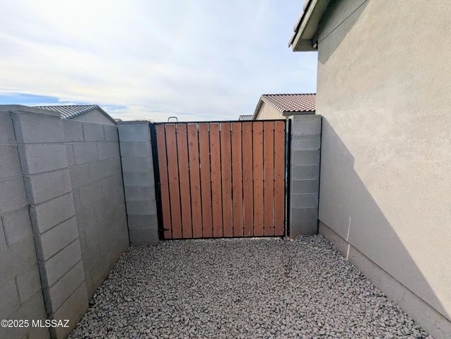 7977 Namaka Drive, Casa Grande, AZ 85193