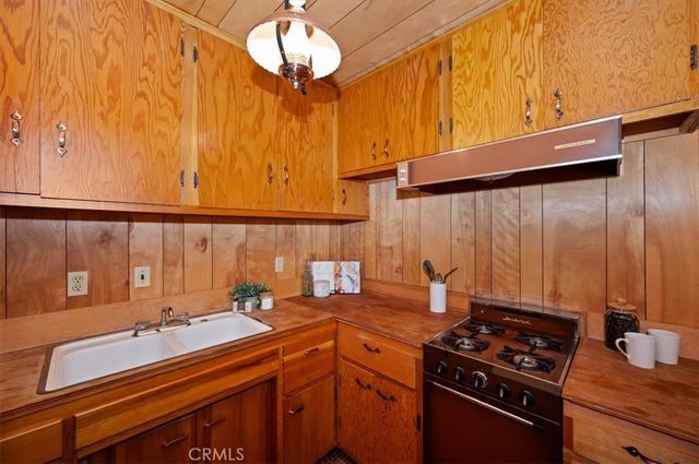 1014 Cherokee, Fawnskin, CA 92333