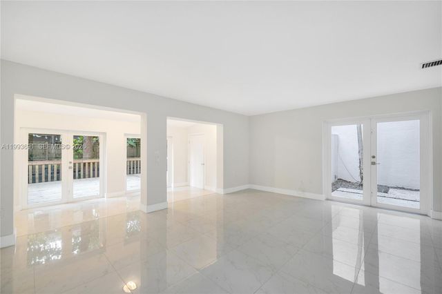 3056 Shipping Avenue 2, Miami, FL 33133