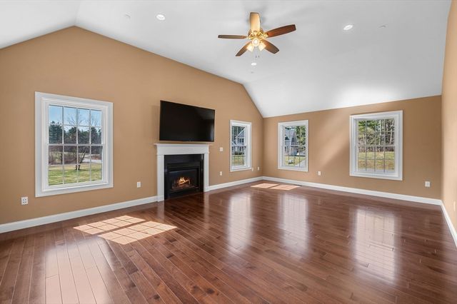 10 Delray Dr, Haverhill, MA 01832