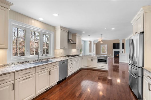 10 Delray Dr, Haverhill, MA 01832