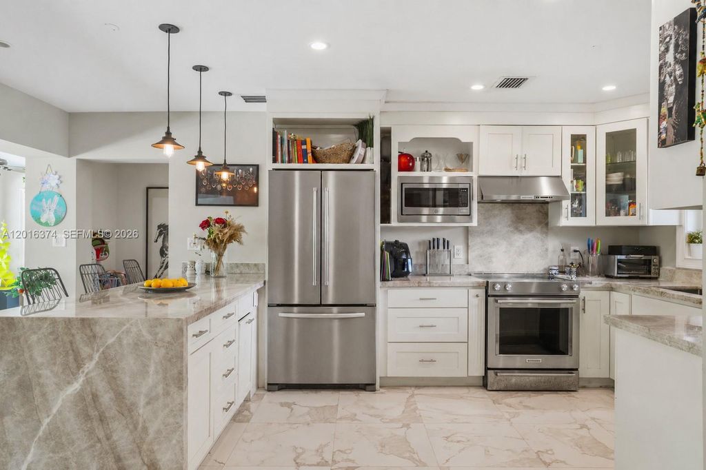 7830 SW 53rd Place, Miami, FL 33143