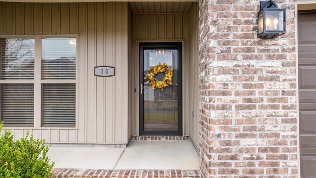 10 Clover Leaf Lane, Greenbrier, AR 72058