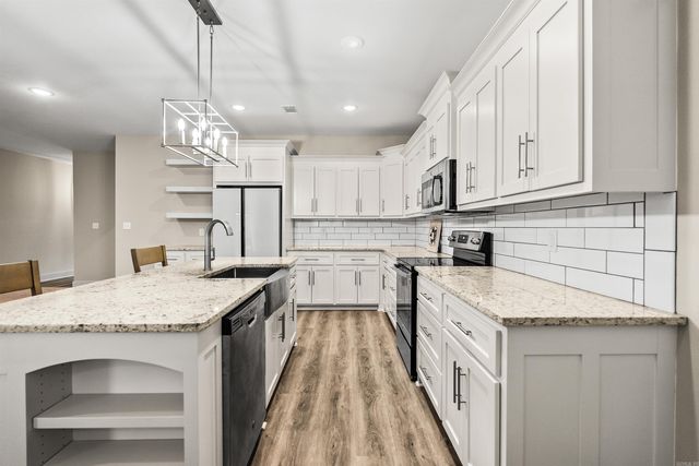 10 Clover Leaf Lane, Greenbrier, AR 72058