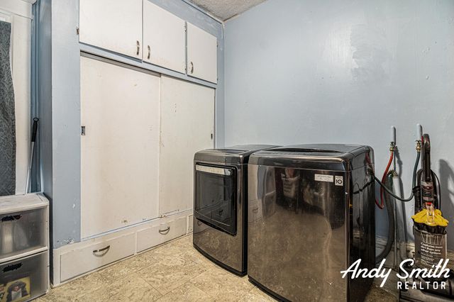 241 N State Street, Zeeland, MI 49464