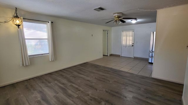 1404 SE 4th Street, Okeechobee, FL 34974