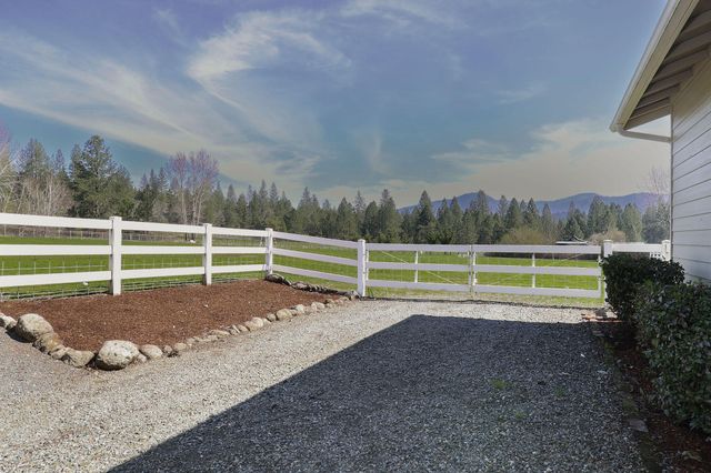 113 Kendallbrook Way, Grants Pass, OR 97527