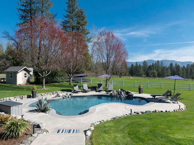 113 Kendallbrook Way, Grants Pass, OR 97527