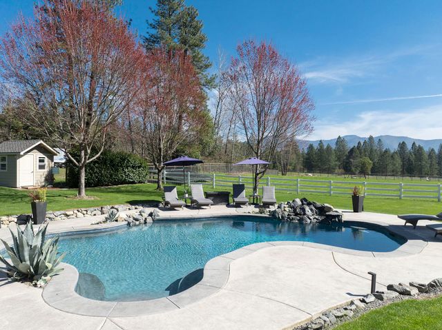 113 Kendallbrook Way, Grants Pass, OR 97527