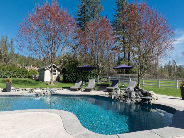 113 Kendallbrook Way, Grants Pass, OR 97527