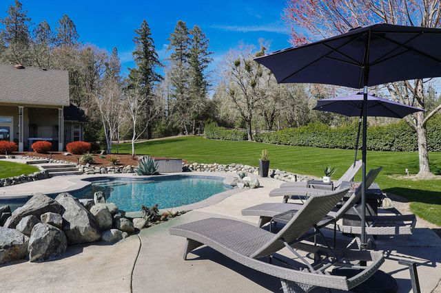 113 Kendallbrook Way, Grants Pass, OR 97527