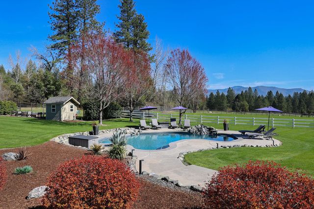 113 Kendallbrook Way, Grants Pass, OR 97527