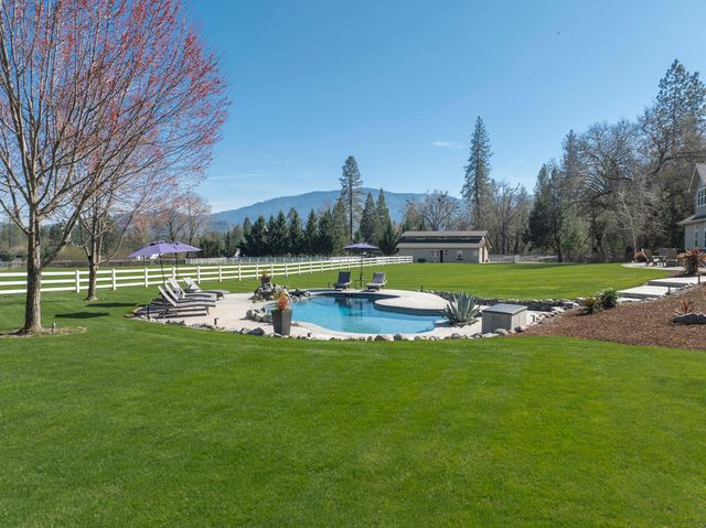 113 Kendallbrook Way, Grants Pass, OR 97527