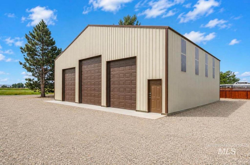 144 E 400 N, Blackfoot, ID 83221 photo 3