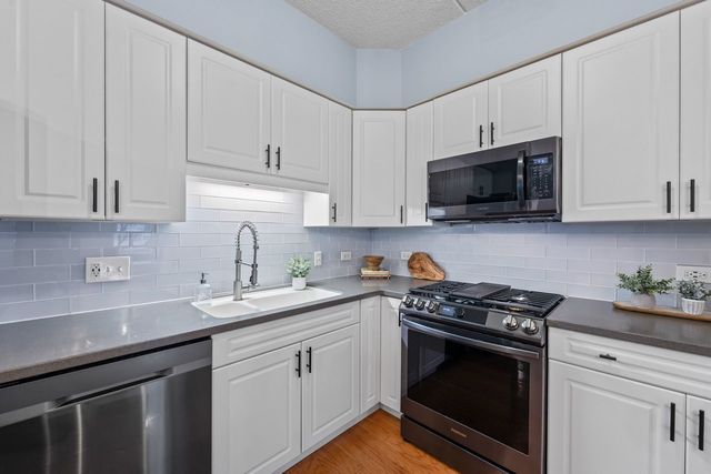 133 W Palatine Road 108, Palatine, IL 60067