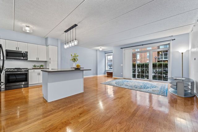 133 W Palatine Road 108, Palatine, IL 60067