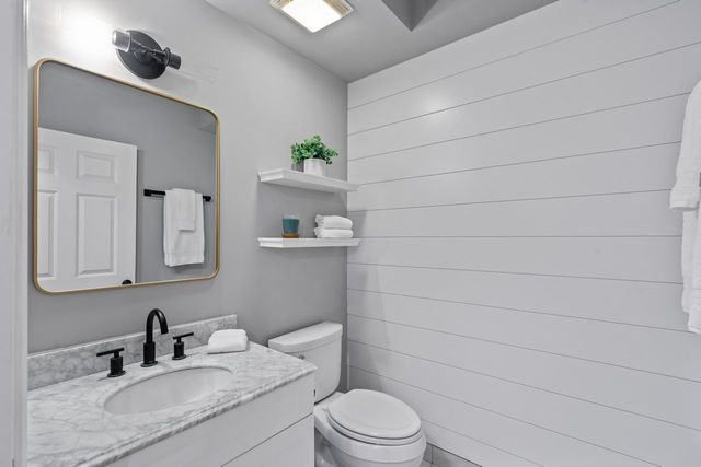 133 W Palatine Road 108, Palatine, IL 60067