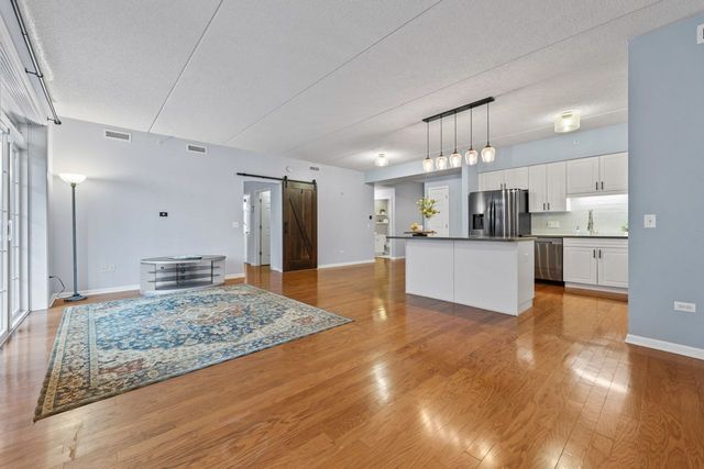 133 W Palatine Road 108, Palatine, IL 60067