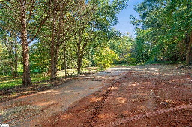 1861 Standing Springs Road, Greenville, SC 29605
