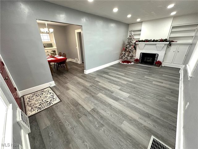 937 W Indianola Avenue, Youngstown, OH 44511