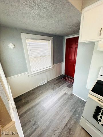 937 W Indianola Avenue, Youngstown, OH 44511