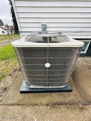 937 W Indianola Avenue, Youngstown, OH 44511