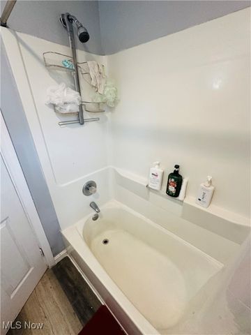 937 W Indianola Avenue, Youngstown, OH 44511