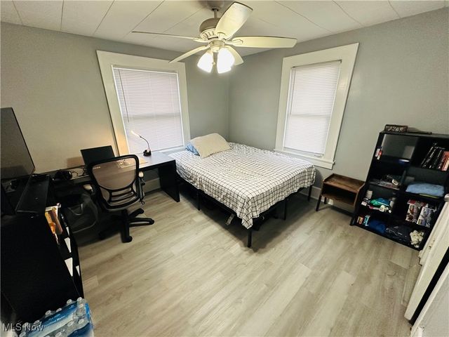 937 W Indianola Avenue, Youngstown, OH 44511