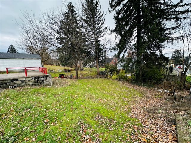 937 W Indianola Avenue, Youngstown, OH 44511