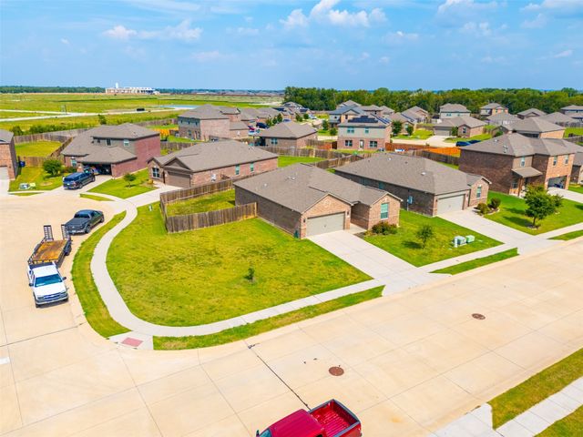 1432 Park Trails Boulevard, Princeton, TX 75407