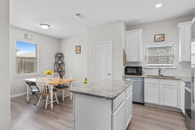 1432 Park Trails Boulevard, Princeton, TX 75407