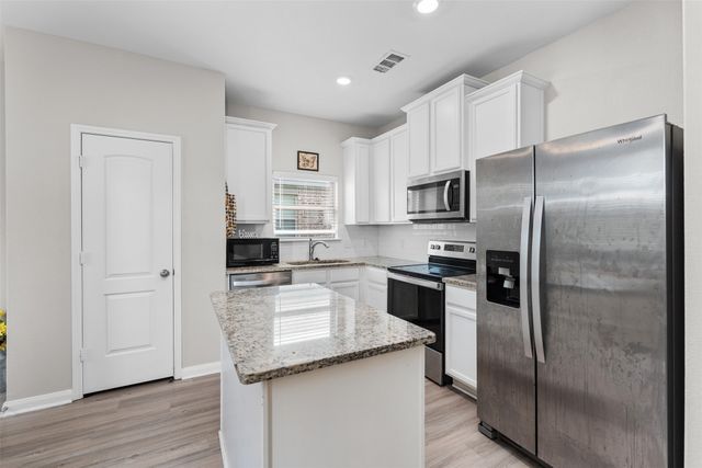 1432 Park Trails Boulevard, Princeton, TX 75407