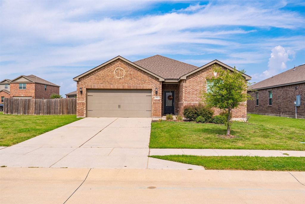 1432 Park Trails Boulevard, Princeton, TX 75407