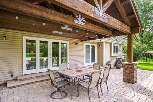 80 Bunting Lane, Naperville, IL 60565
