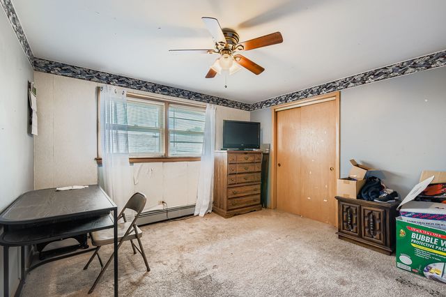 9045 S Sacramento Avenue, Evergreen Park, IL 60805