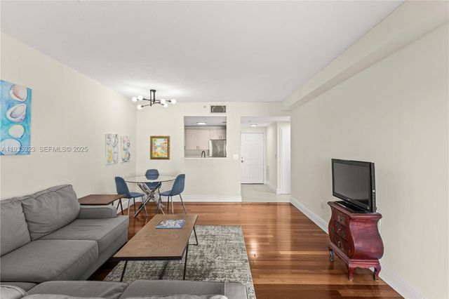 50 Menores Ave 522, Coral Gables, FL 33134