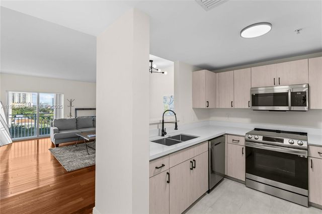 50 Menores Ave 522, Coral Gables, FL 33134