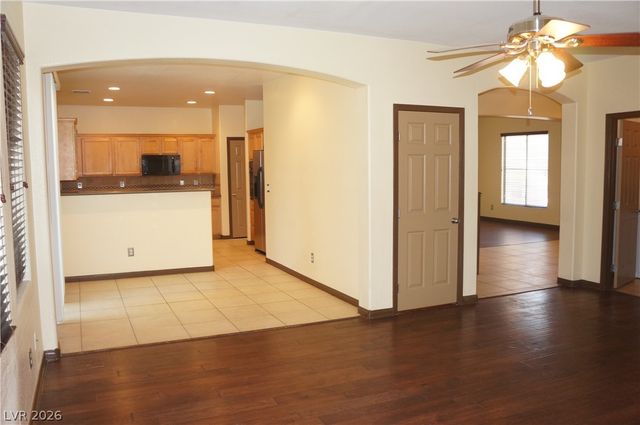 5228 Cardinal Flower Court, North Las Vegas, NV 89081