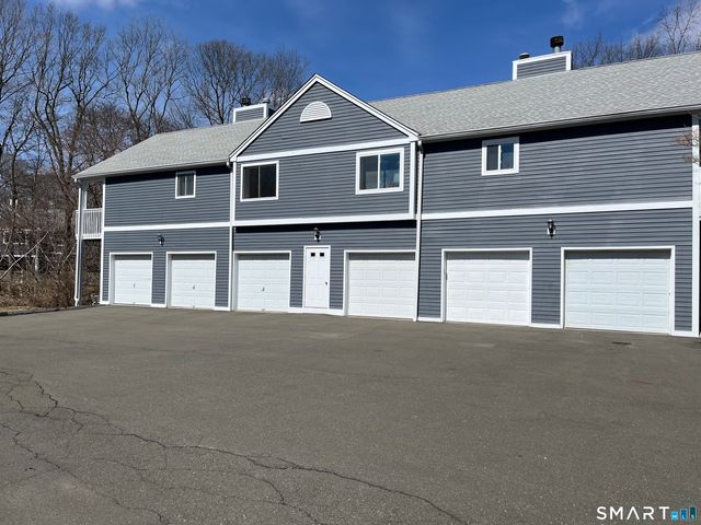 202 Windgate Circle E, Monroe, CT 06468