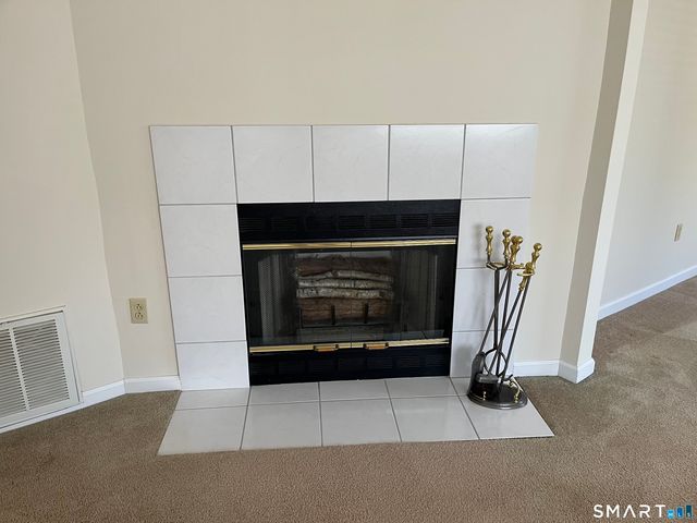 202 Windgate Circle E, Monroe, CT 06468