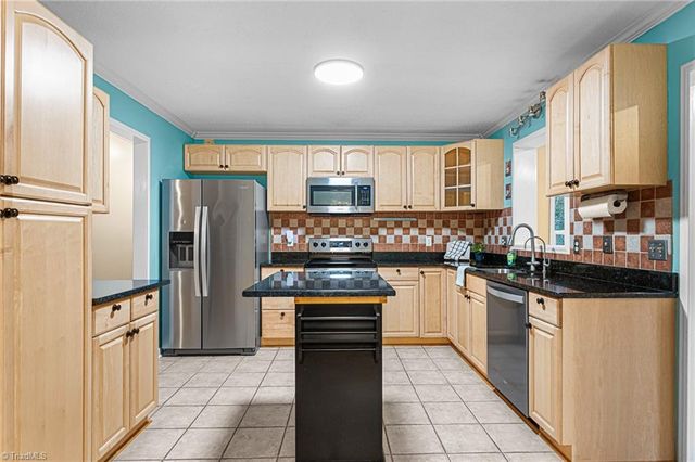 4608 Sun Valley Lane, Kernersville, NC 27284