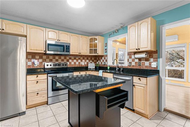 4608 Sun Valley Lane, Kernersville, NC 27284