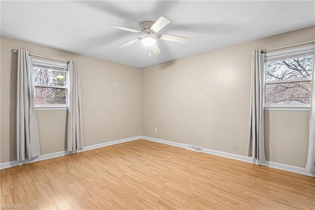 4608 Sun Valley Lane, Kernersville, NC 27284