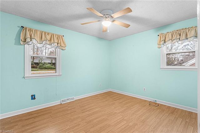 4608 Sun Valley Lane, Kernersville, NC 27284