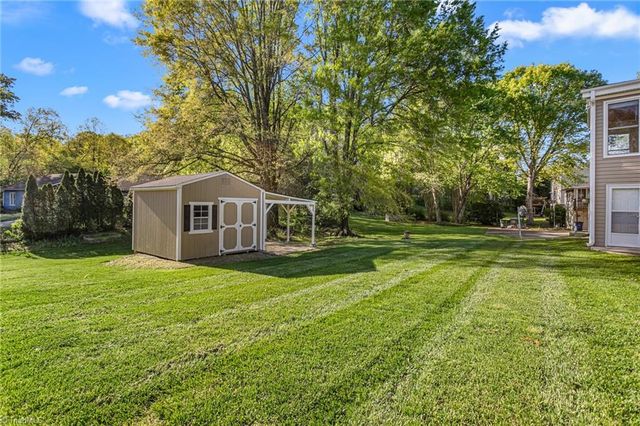 4608 Sun Valley Lane, Kernersville, NC 27284