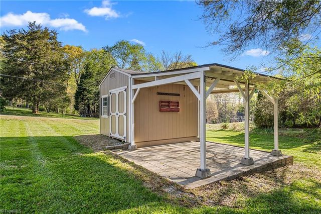 4608 Sun Valley Lane, Kernersville, NC 27284